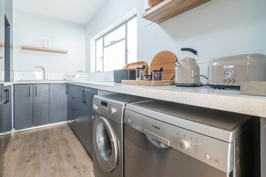 To Let 2 Bedroom Property for Rent in Sea Point Western Cape